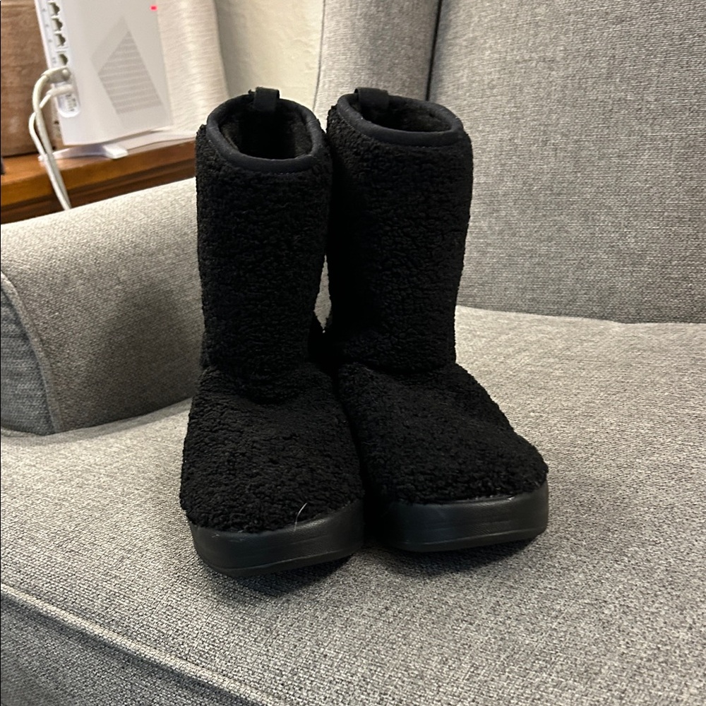 Ked’s Black Boots - Picture 2 of 11